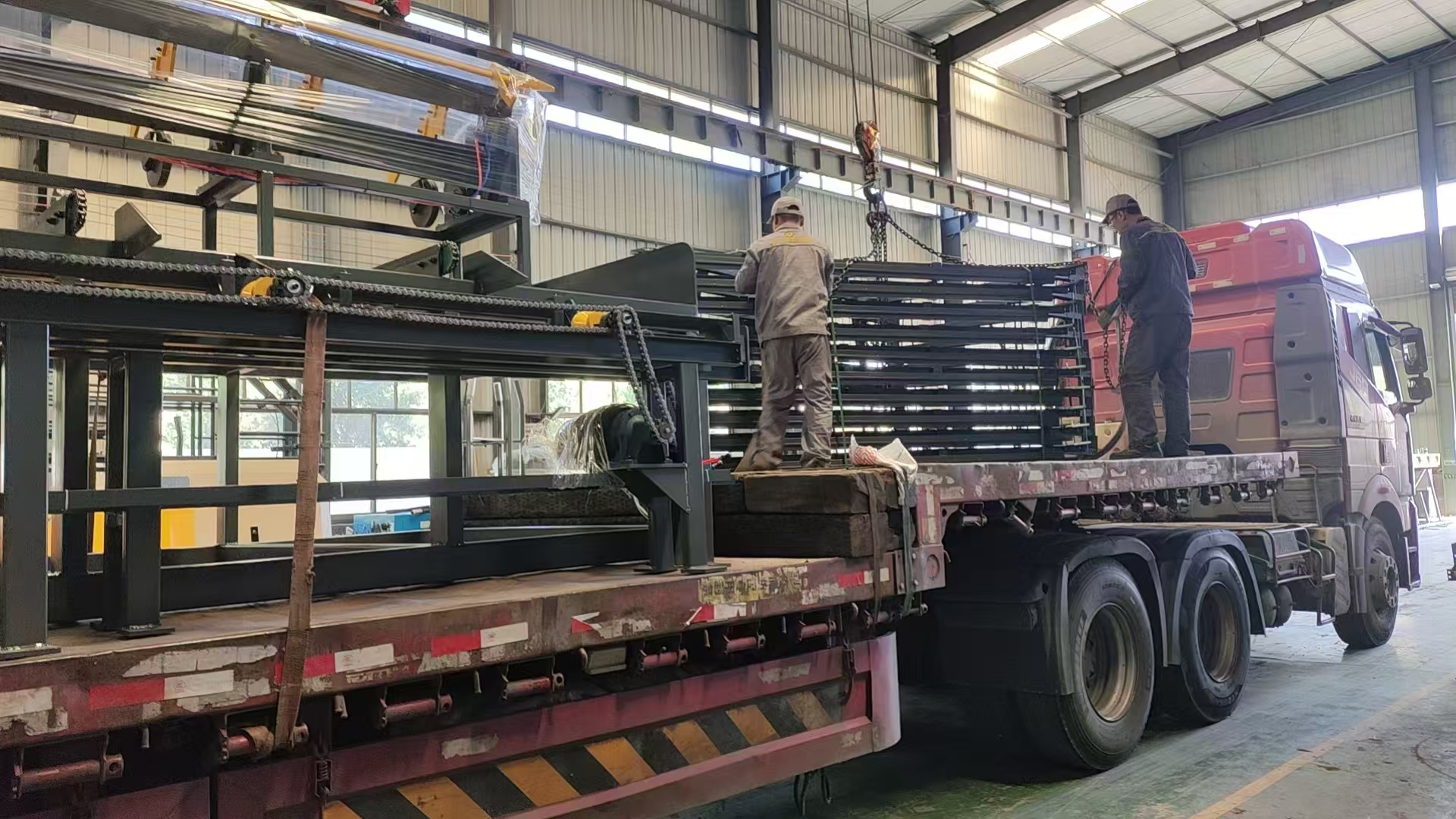 喜讯！热烈庆祝飞宏钢筋加工设备顺利装车发运，助力项目建设提速增效